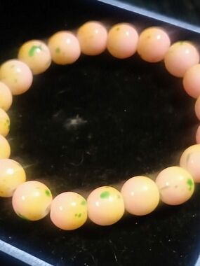 Stretch Beaded Bracelet in Soft Pink with Green Speckle Accents